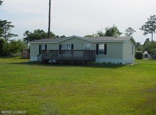 202 Bayshore Dr, Cape Carteret, NC 28584
