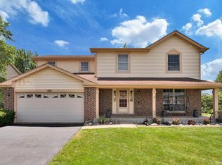 580 Flora Dr, Algonquin, IL
