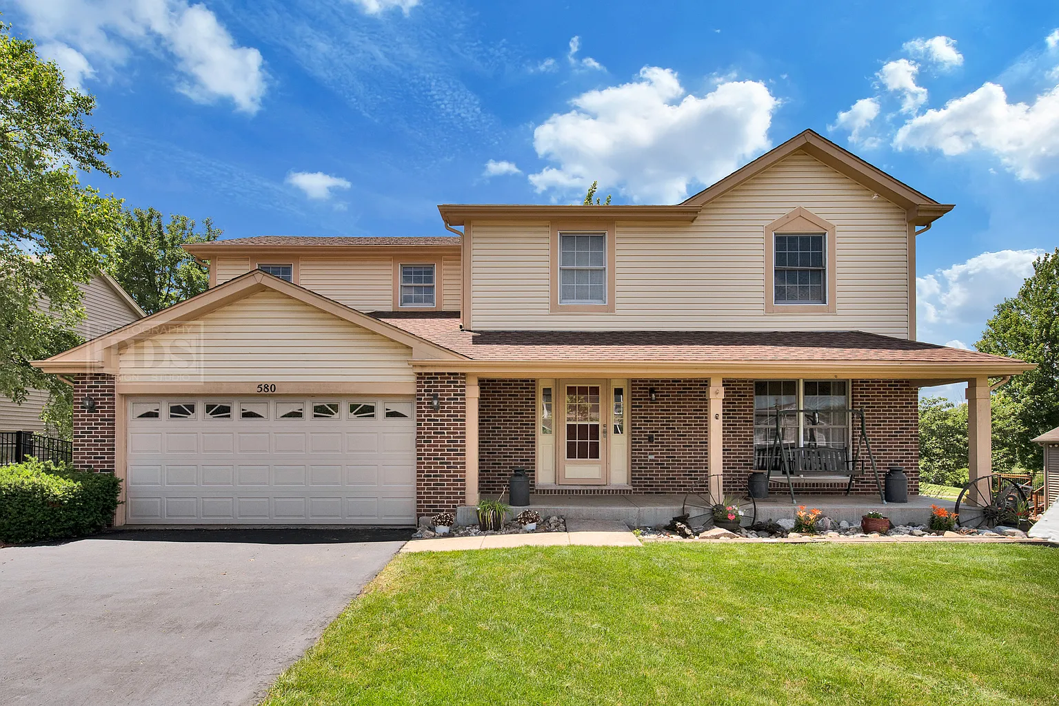 580 Flora Dr photo 1