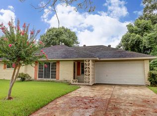 5011 Briarbend Dr, Houston, TX 77035