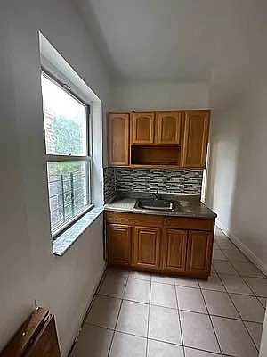 4th image of 431 Marion St APT 3L