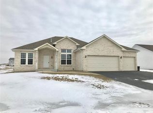 6818 Winterberry Rd, Loves Park, IL 61111