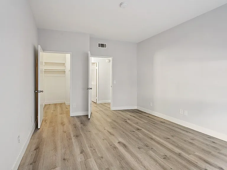 Sylvan Apartments — Photo 17