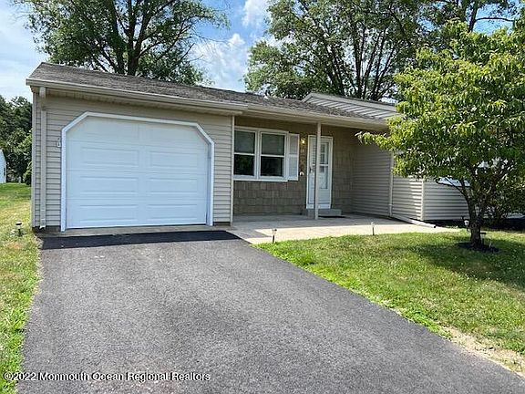 3rd image of 33 Westport Drive