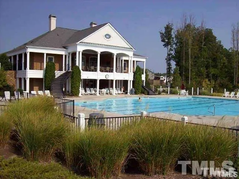 207 Mannington Dr — Photo 13