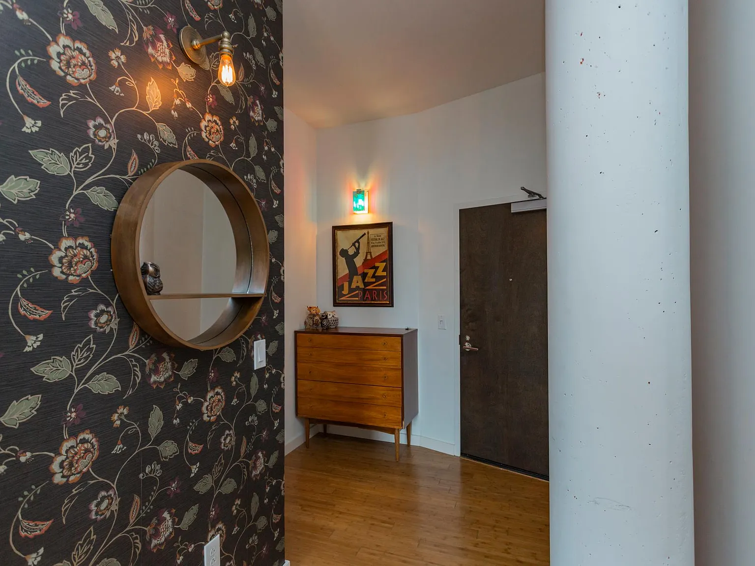 1 bed, 786 sqft, $2,300 — Photo 3