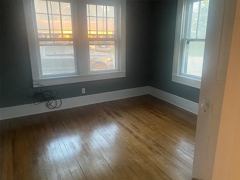 602 E Wise St — Photo 8