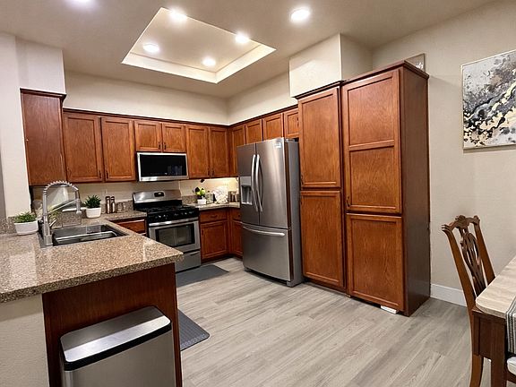 2nd image of 2701 Catalina Dr