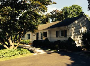 15 Brainerd Dr, Cranbury, NJ 08512