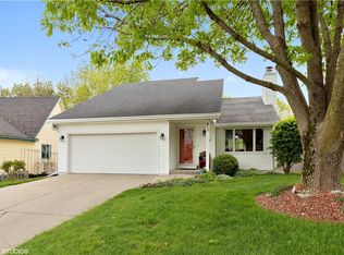 617 55th St, West Des Moines, IA 50266