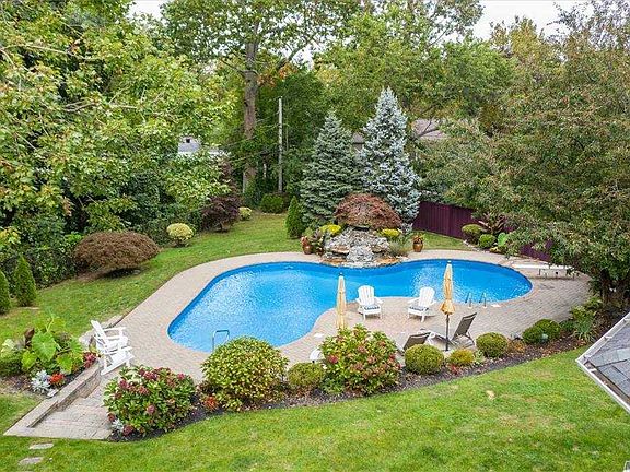 2nd image of 12 Thomas Dr