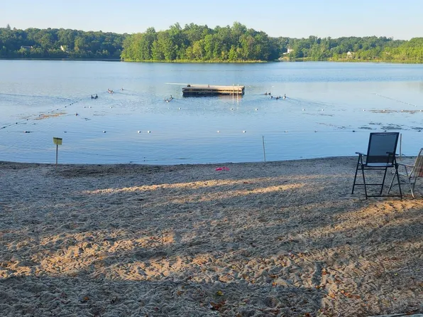 34 Round Lake Avenue, Monroe, NY 10950