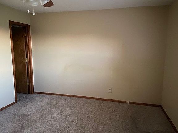 4th image of 127 N Grand Prairie Dr