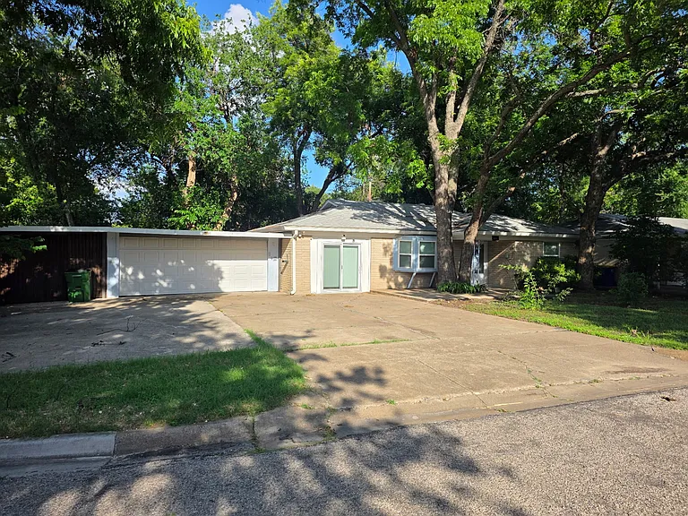 401 S Judd St — Photo 4
