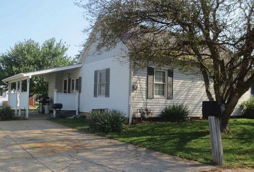 2nd image of 313 S Main St