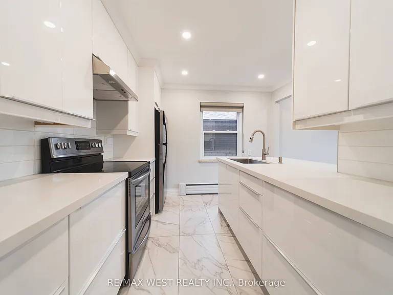 237 Melrose St #7 — Photo 8
