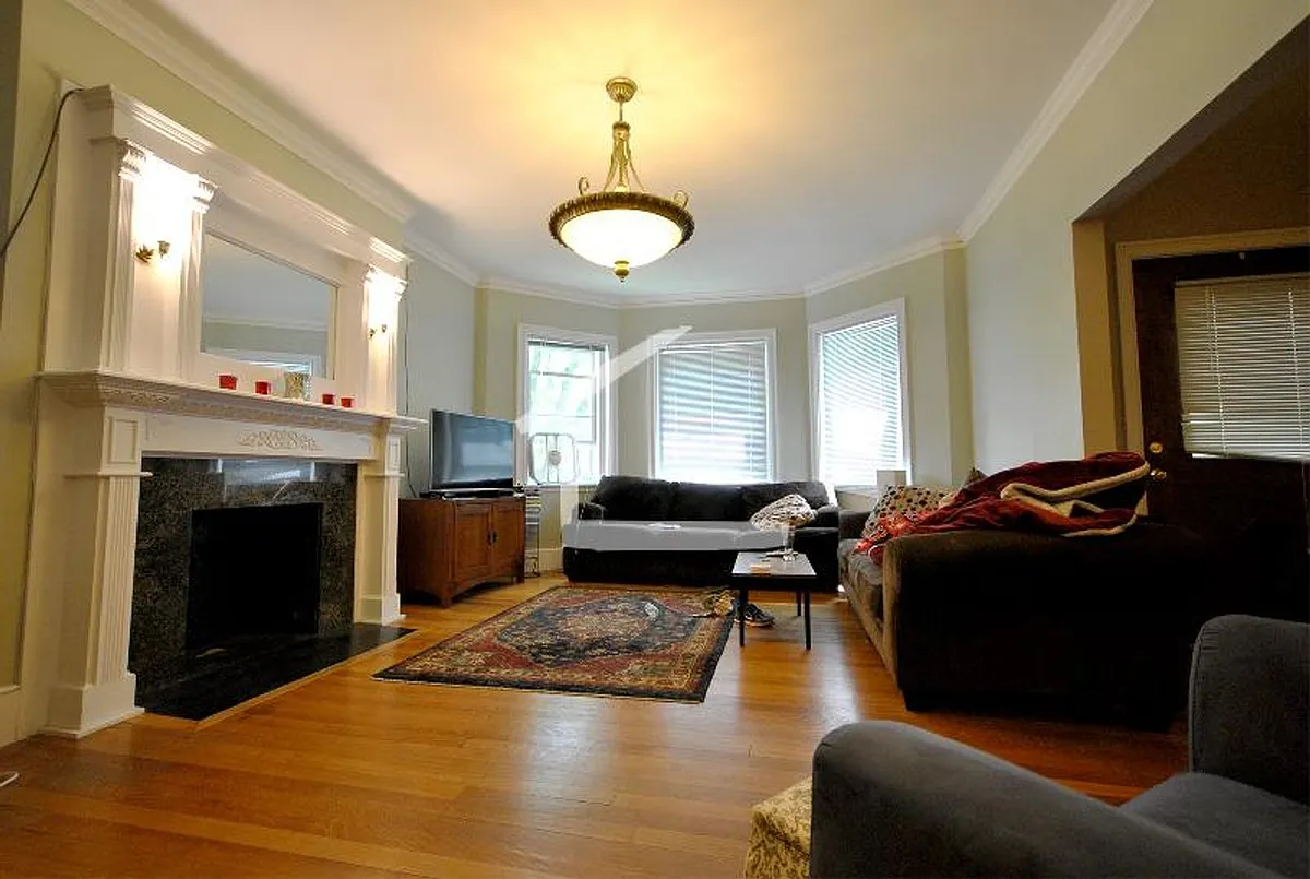 Building Photo - 39 Addington Rd #1A