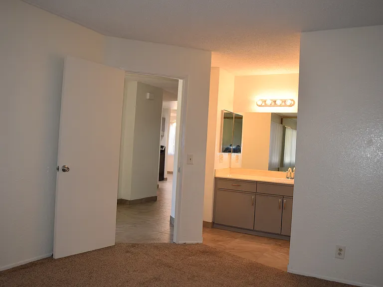 210 W Vermont Ave #107 — Photo 8