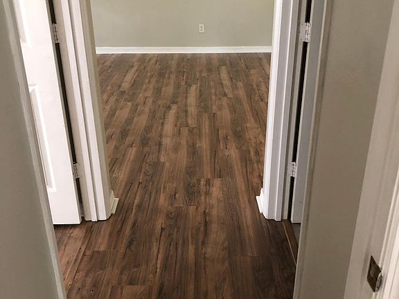 5th image of 3100 Alesio Ave
