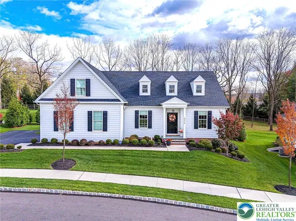 4475 Stonebridge Dr, Bethlehem, PA 18015