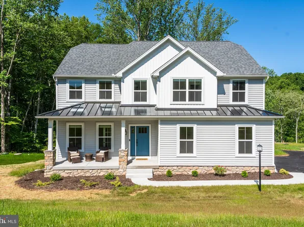 244 Oak Grove Rd, Morgantown, PA 19543