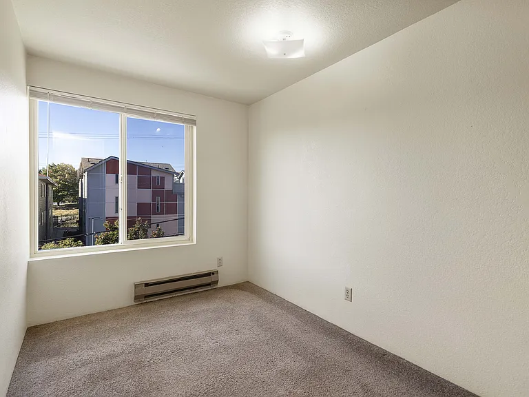 Dry Creek Apartments — Photo 18