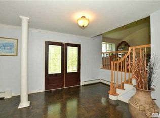 180 Warner Rd, Huntington, NY 11743