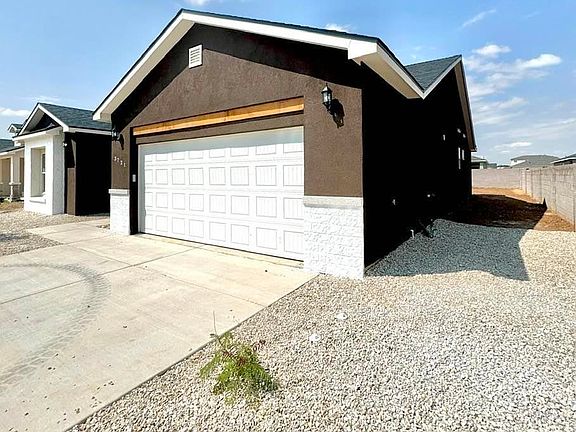 3rd image of 3721 Aquamarine Dr