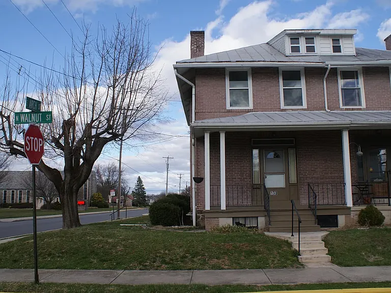 130 N Walnut St — Photo 1