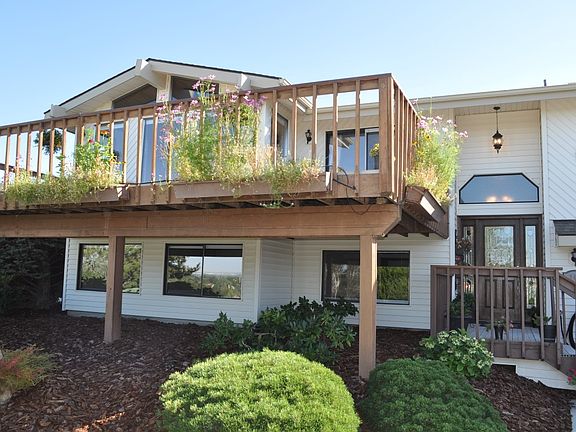 3rd image of 147 Hillview Dr