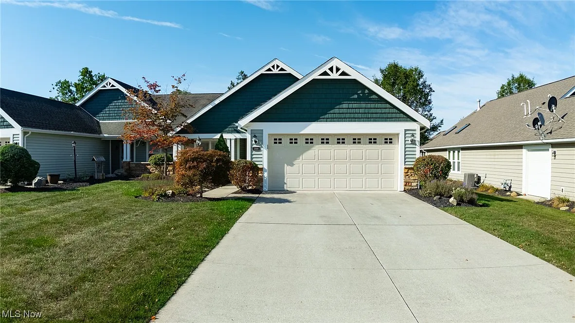 2994 Island Creek Dr photo 1