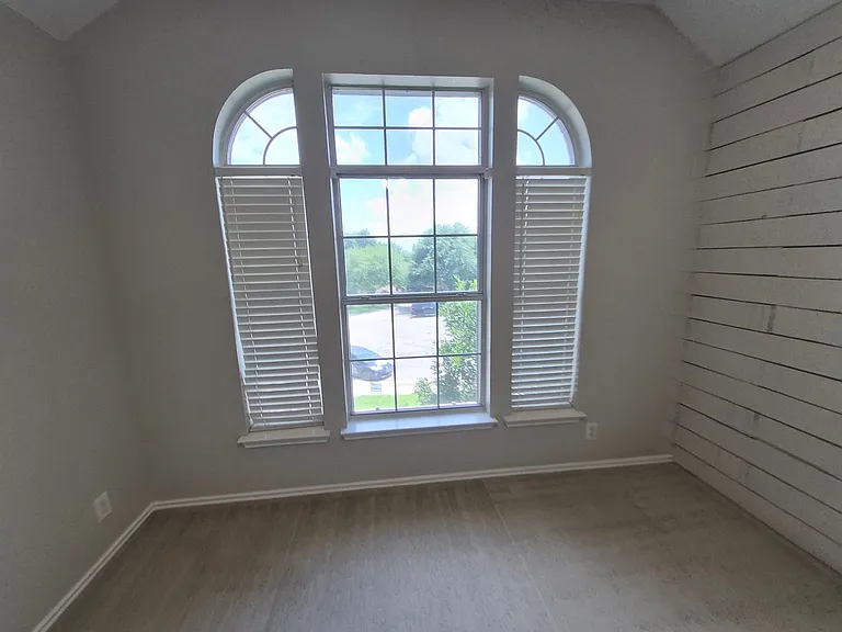 712 Moss Wood — Photo 39