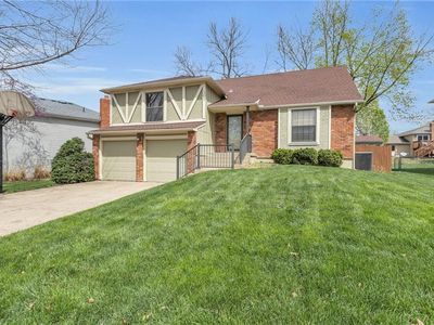 15205 S Locust St, Olathe, KS, 66062