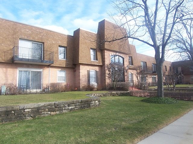1st image of 1250 Park Ave W APT 428