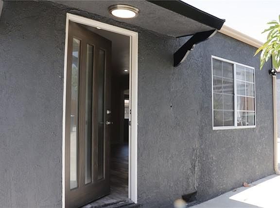 2nd image of 535 E Elmwood Ave