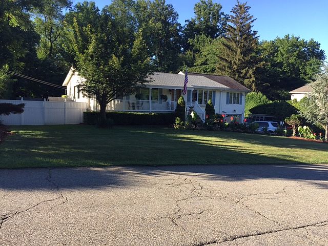 1st image of 13 Heather Dr