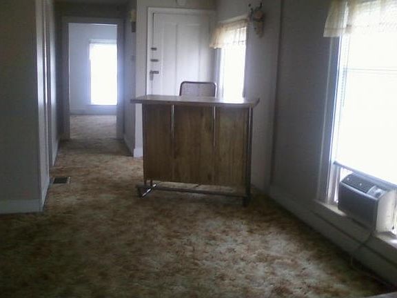 5th image of 728 Main St