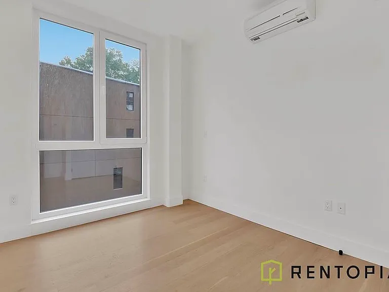426 Tompkins Ave #4B — Photo 5