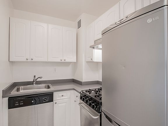 5th image of 236 E 36th St #E7