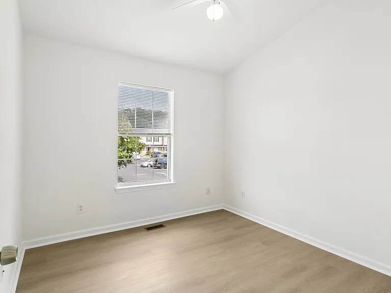 104 Monument Ct — Photo 18
