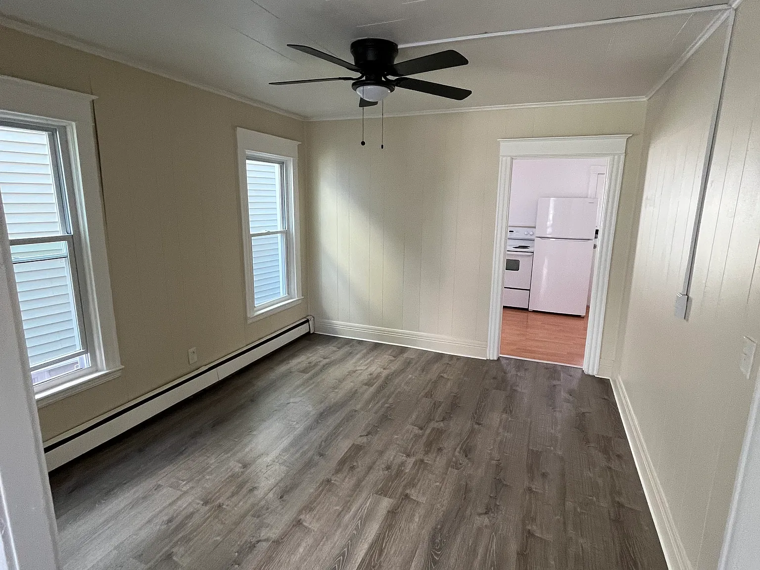 3 bed, $1,400 — Photo 4