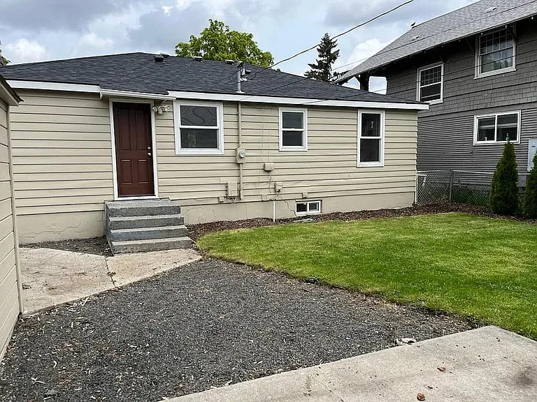 808 E Ermina Ave — Photo 2