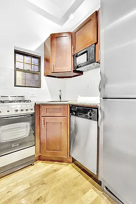 Rented by Cooper & Cooper Real Estate | media 10