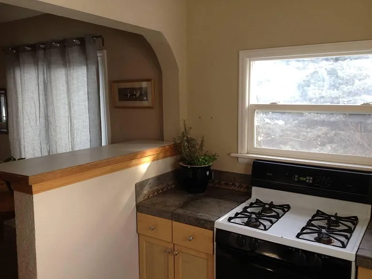 306 E Emma St — Photo 4