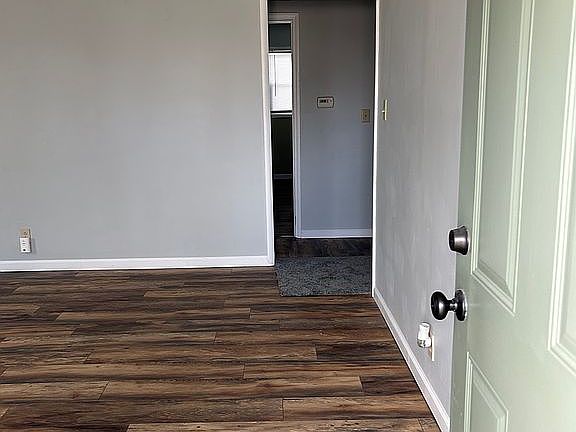3rd image of 520 S Oak St
