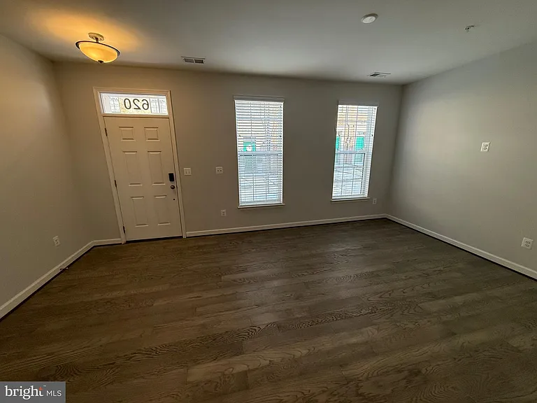 620 Leigh Way — Photo 33