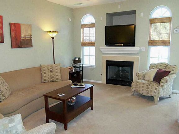 3rd image of 2228 Bizzone Cir