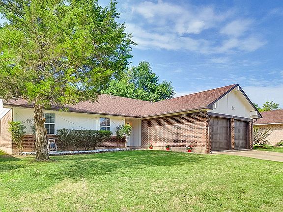 3rd image of 1514 Silver Creek Cir