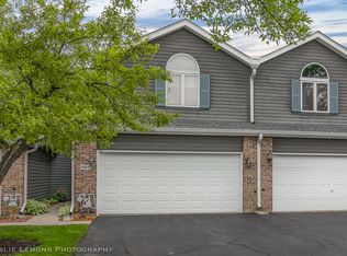 8309 Highpoint Cir UNIT B, Darien, IL 60561
