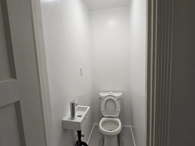 3623 Kirkham St #3 — Photo 4
